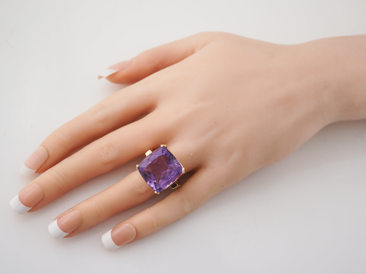 Large Amethyst Cocktail Ring 23 Carats in Yellow Gold