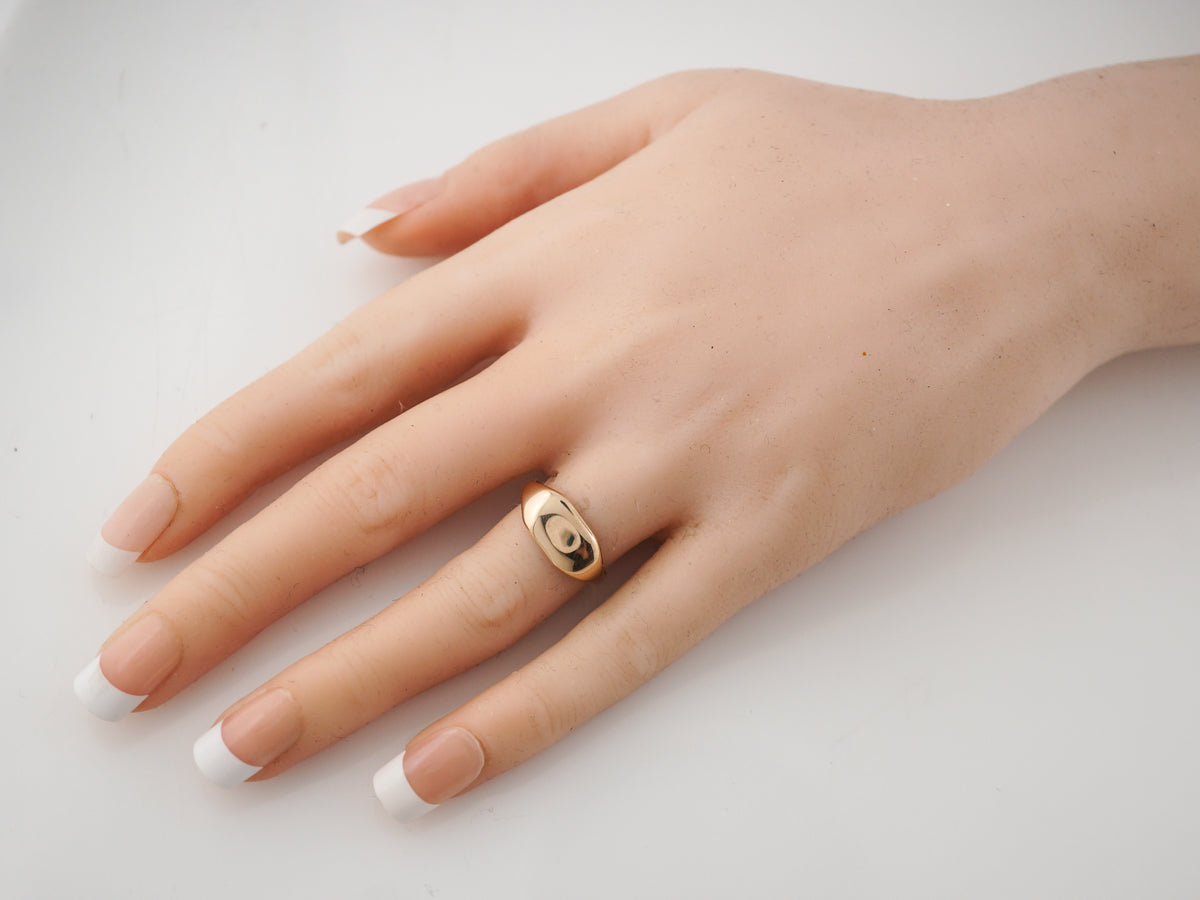 Right Hand Signet Ring Modern in 14k Yellow Gold