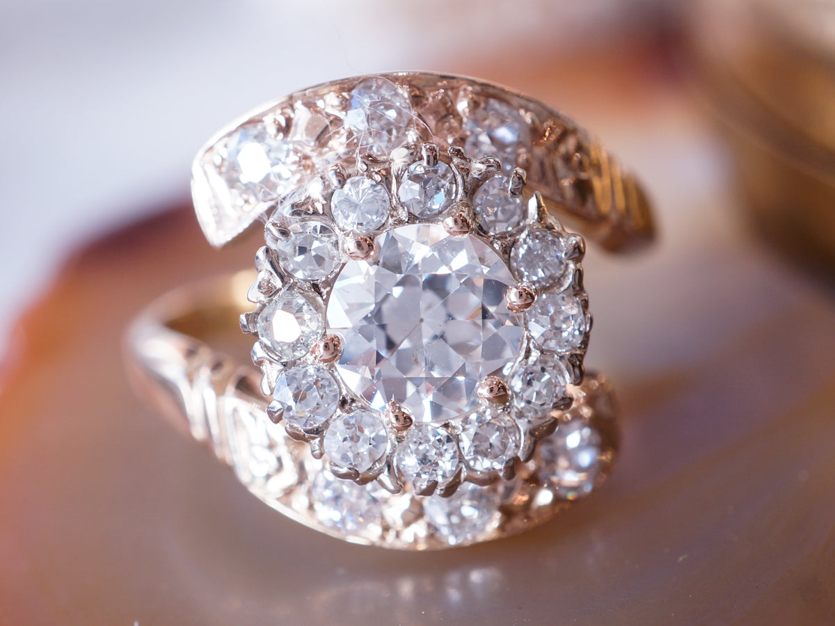 Twisting Diamond Engagement Ring in Yellow Gold