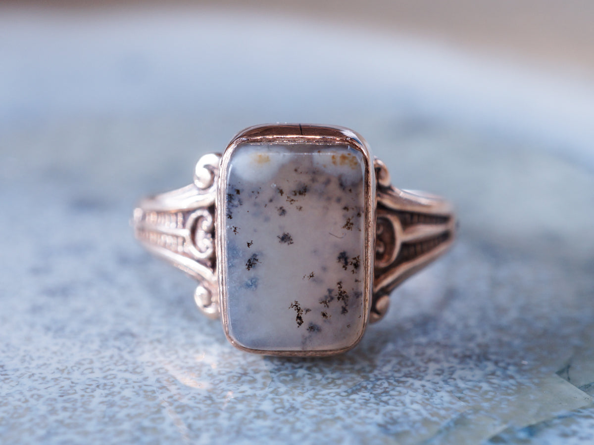 Victorian Agate Right Hand Ring in 10k Yellow Gold