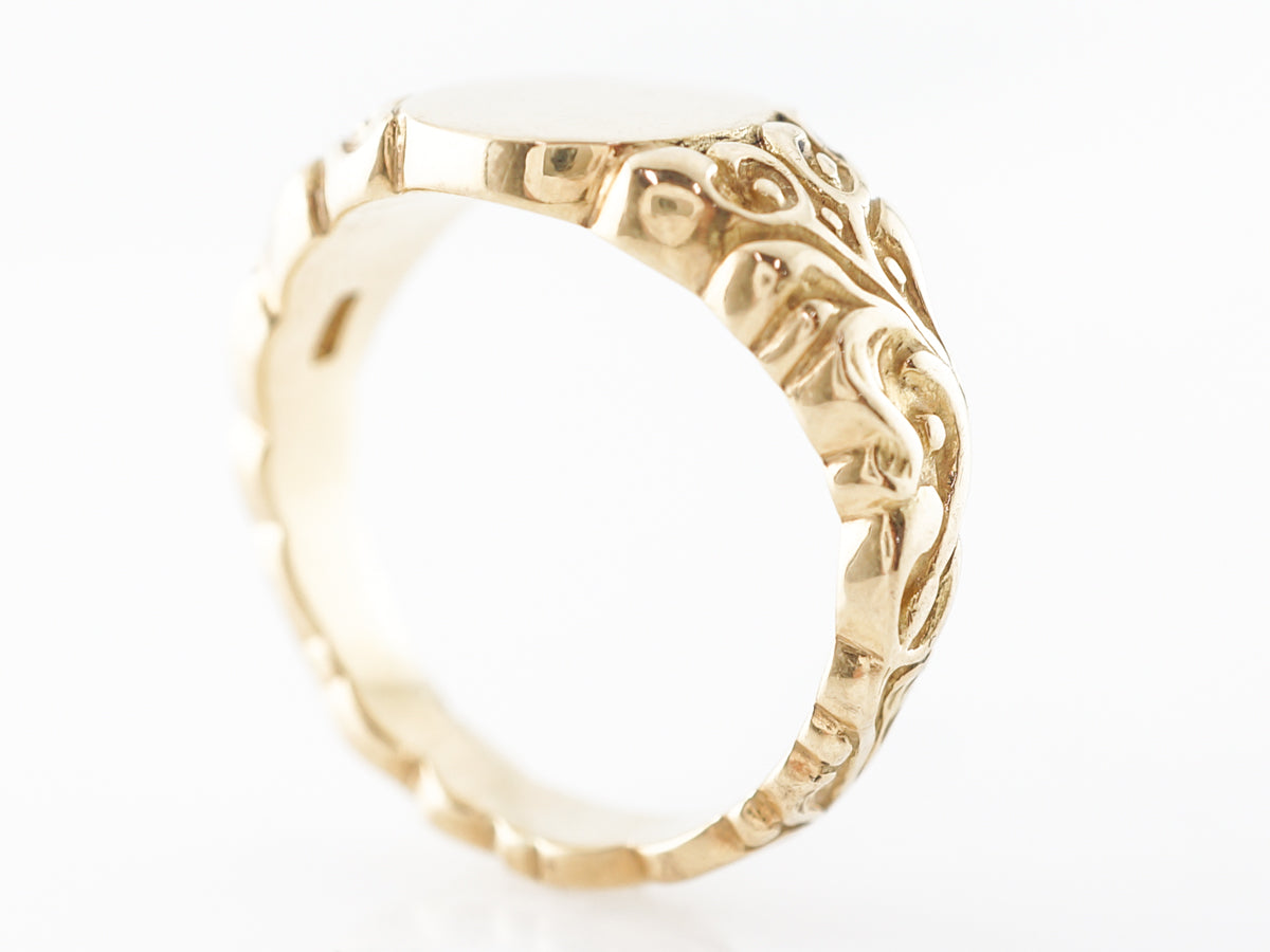 Victorian Signet Ring in 18k Yellow Gold