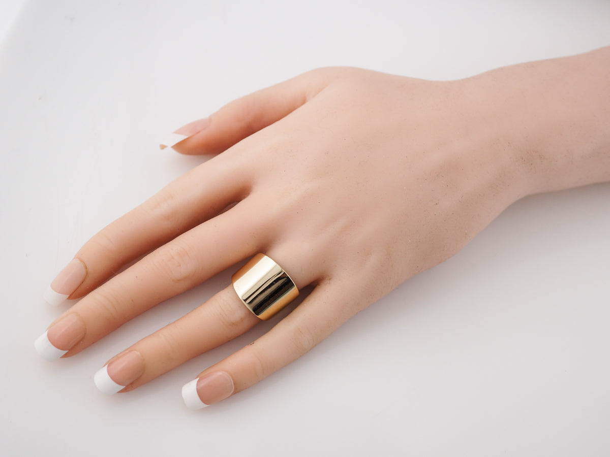 Vintage Right Hand Ring Mid-Century in 14k Yellow Gold
