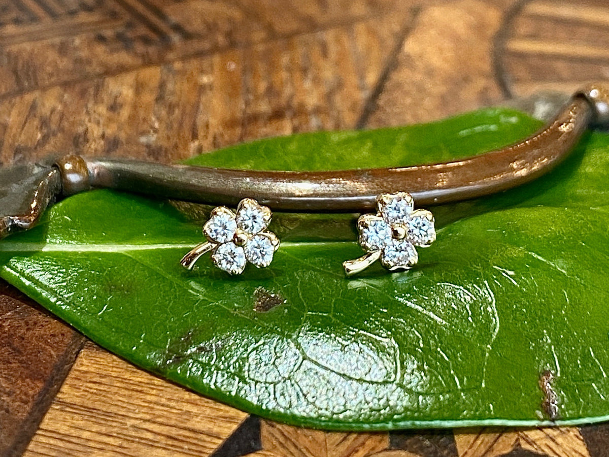 Yellow Gold Clover Earrings w/ Round Brilliant Diamonds
