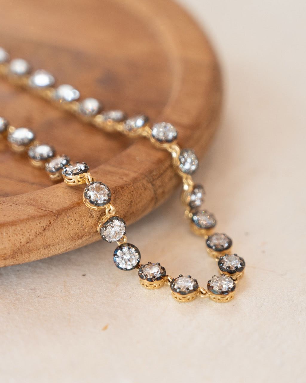 11 Unique Necklaces & Pendants We Adore for the Holidays