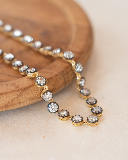 11 Unique Necklaces & Pendants We Adore for the Holidays