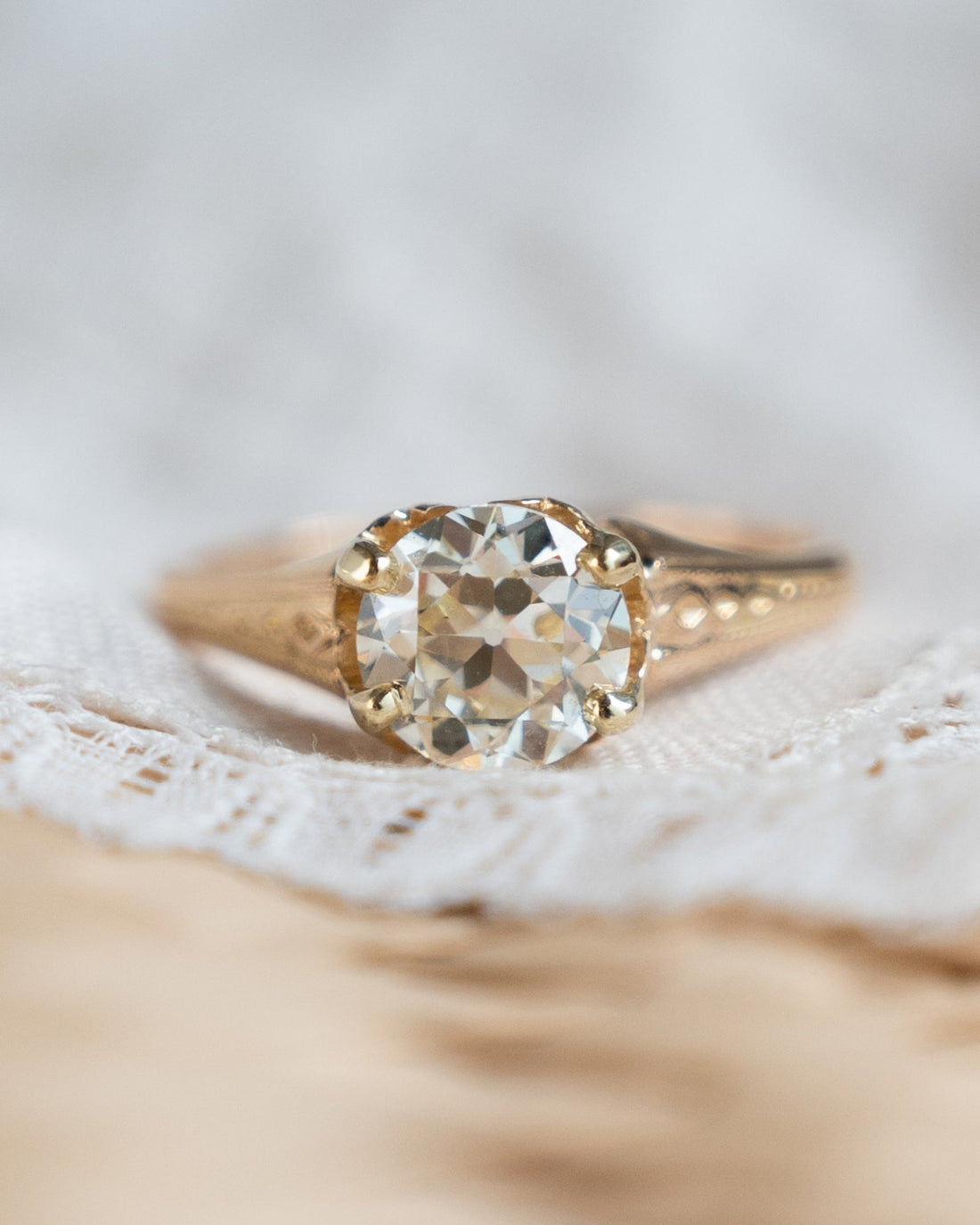 Understanding Victorian Jewelry: Key Styles and Design
