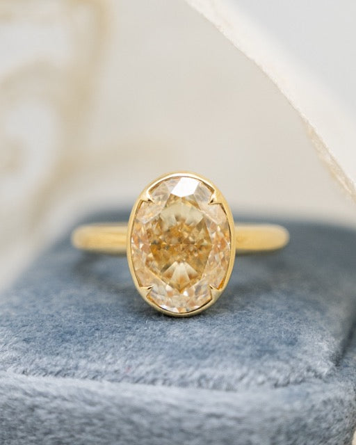 How to Upgrade Your Engagement Ring: Vintage or Custom?