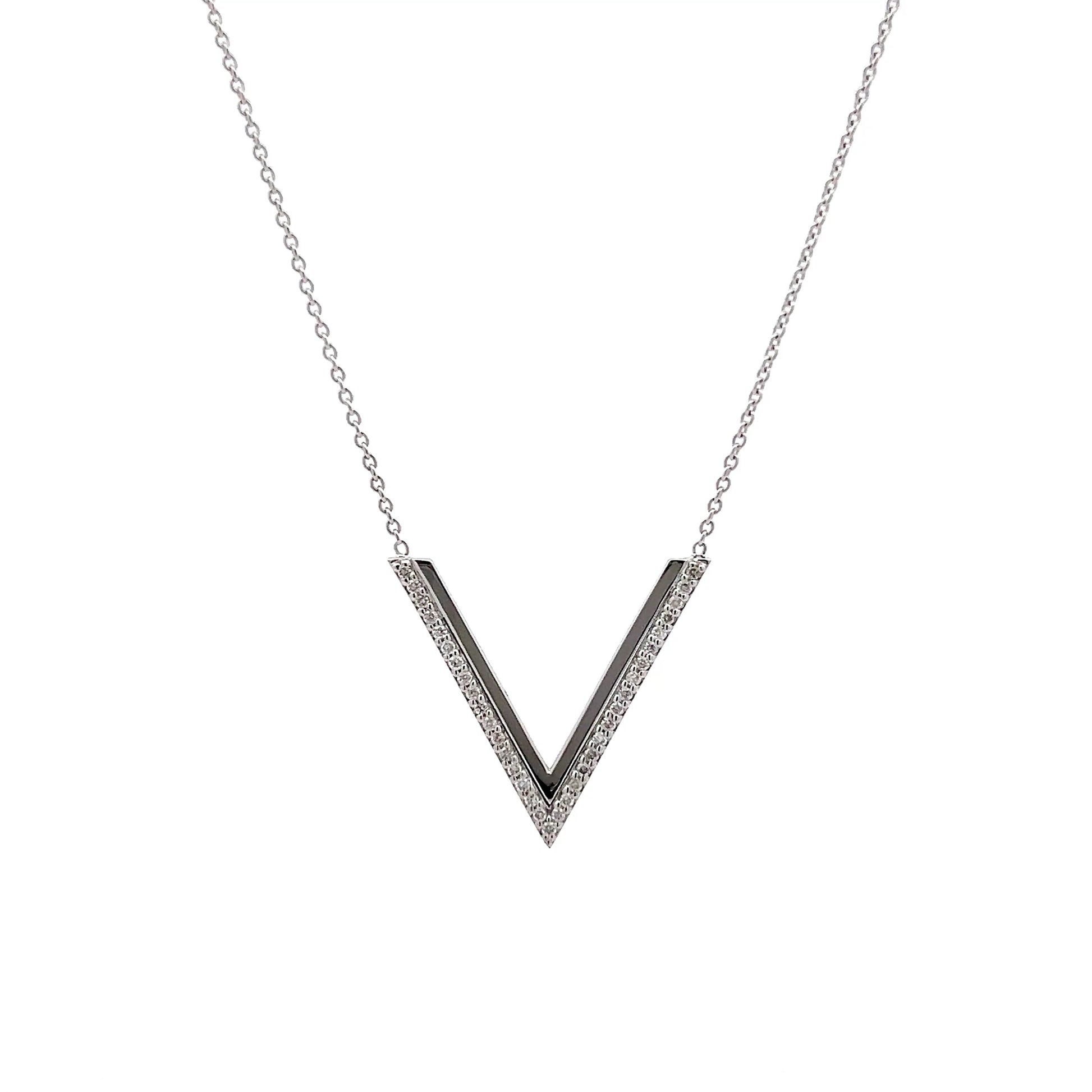 .18 V Shaped Bar Pendant Necklace in 18k White Gold