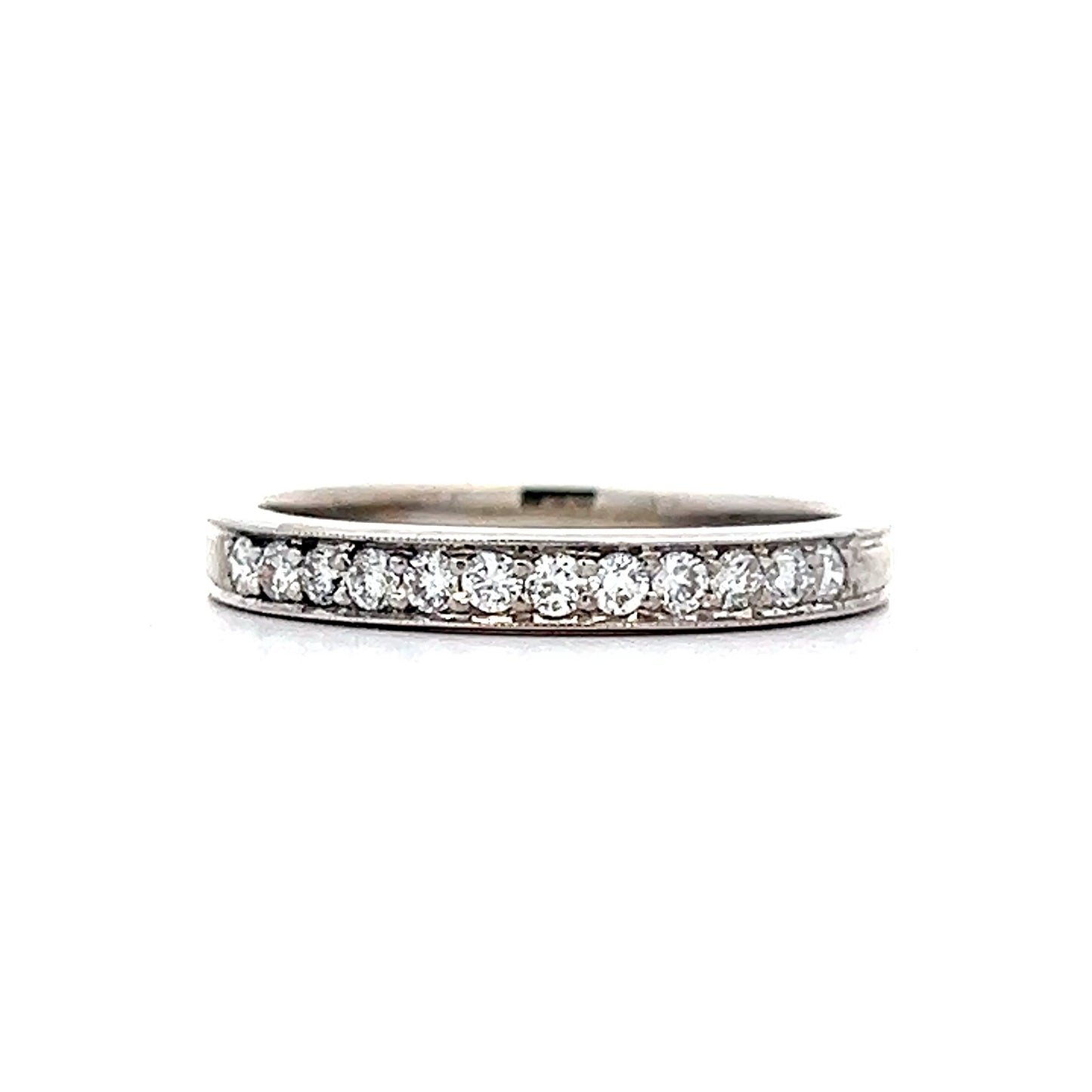 .22 Classic Round Diamond Wedding Band in 18k