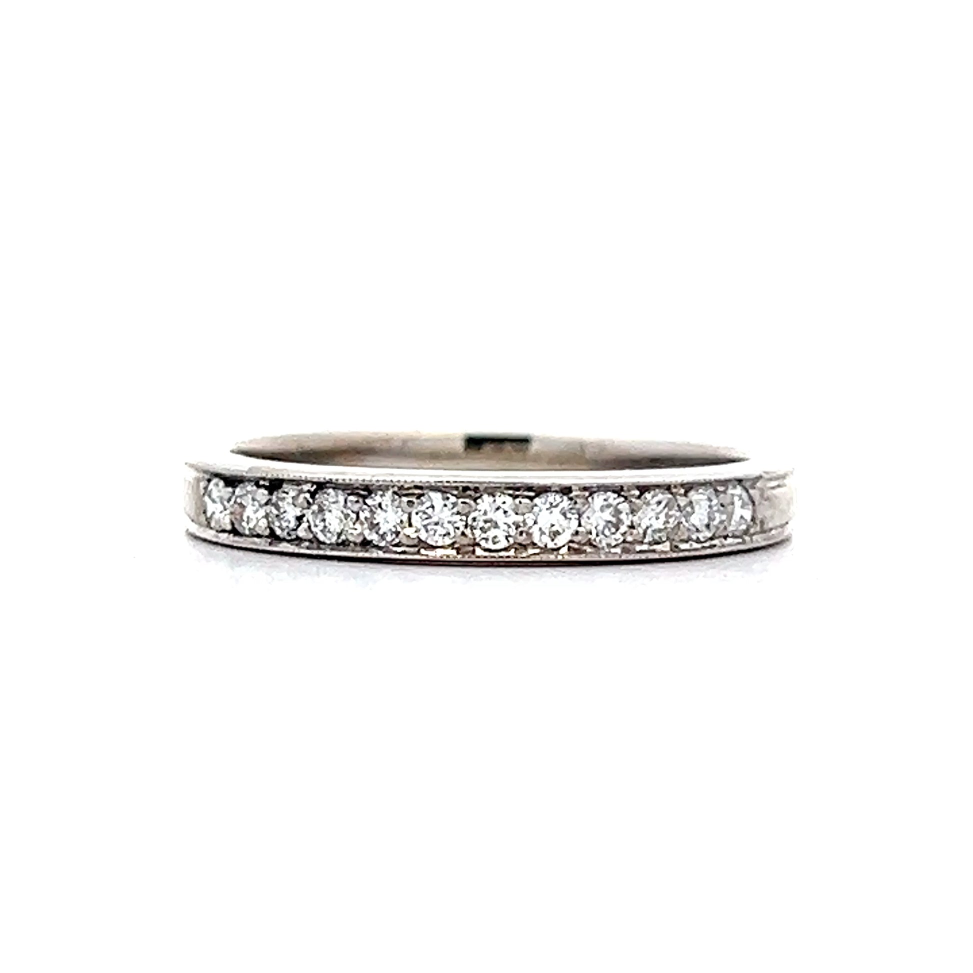 .22 Classic Round Diamond Wedding Band in 18k