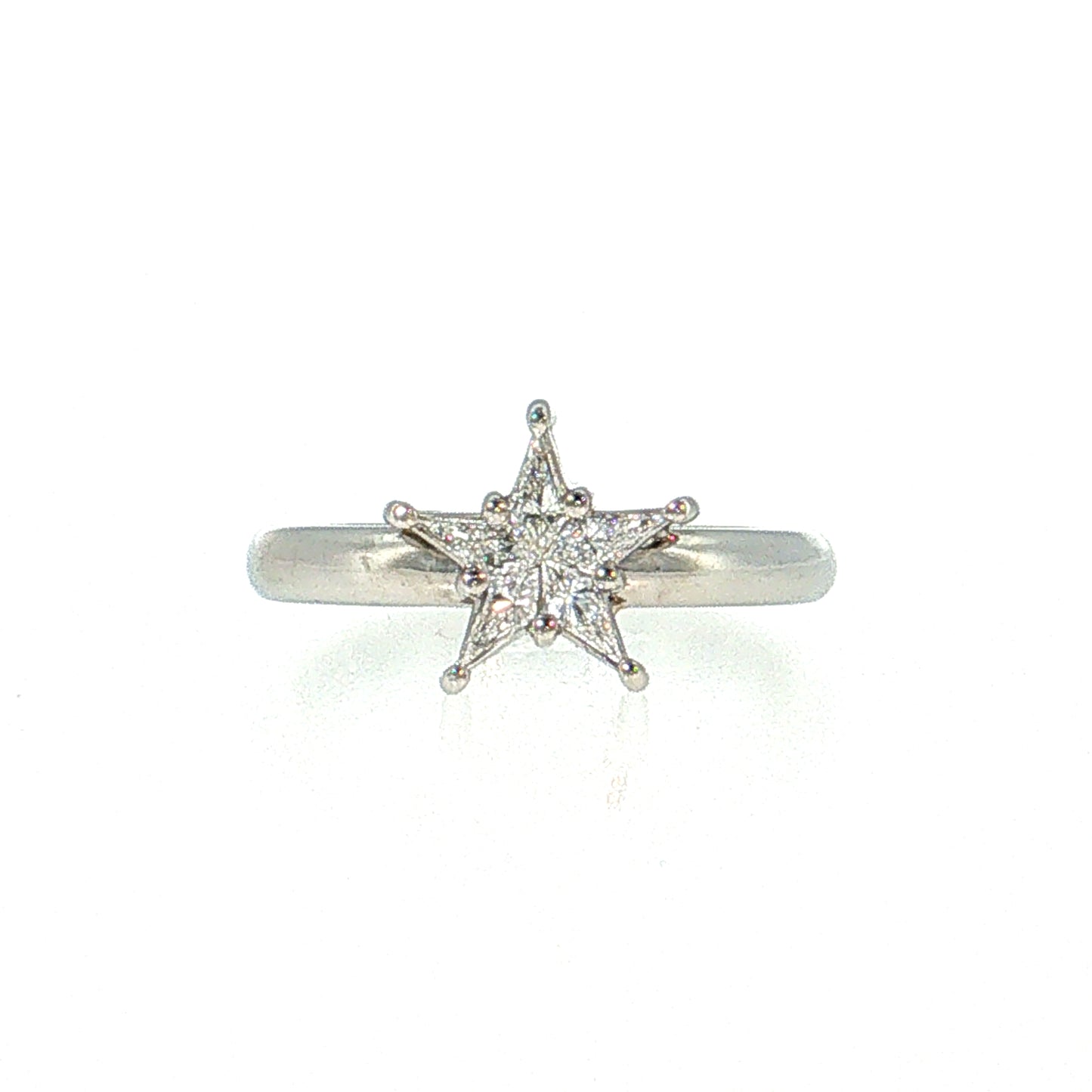 .32 Kite Diamond Stacking Ring Platinum