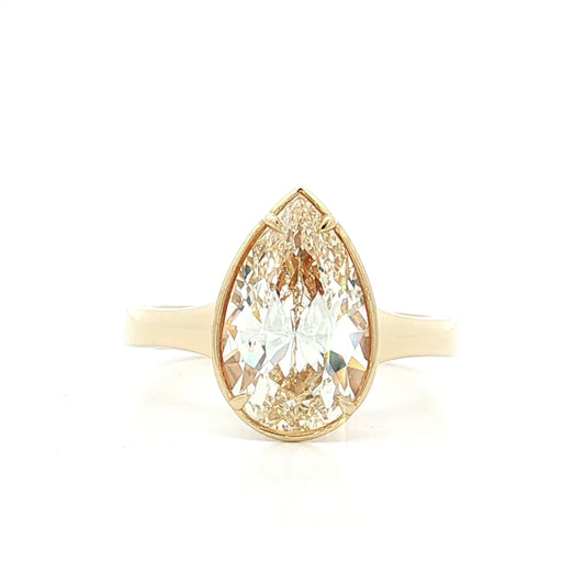 2.70 Pear Diamond Solitaire Engagement Ring 18k