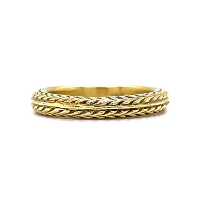 Engraved Double Chevron Pattern Wedding Band in 18k Yellow Gold