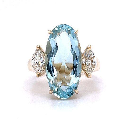 5.50 Oval Aquamarine & Diamond Ring in 14k Yellow Gold