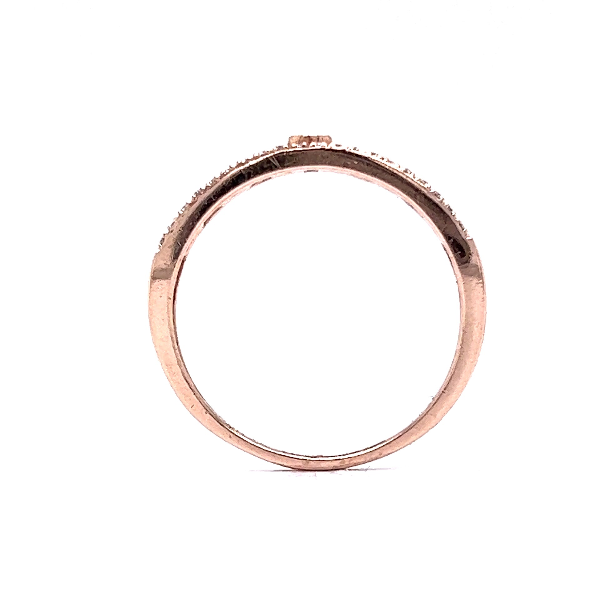 Stacked Diamond Chain Ring in 14k Rose GoldComposition: 14 Karat Rose GoldRing Size: 7Total Diamond Weight: .125 ctTotal Gram Weight: 1.8 gInscription: GND 417