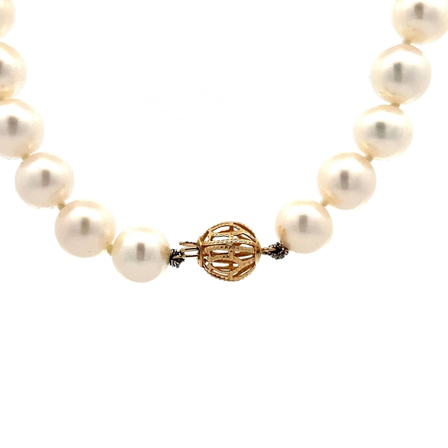 Classic Pearl Necklace Yellow Gold