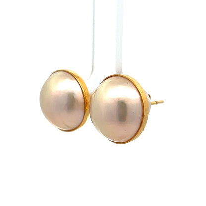 Mabe Pearl Stud Earrings in 18k Yellow Gold