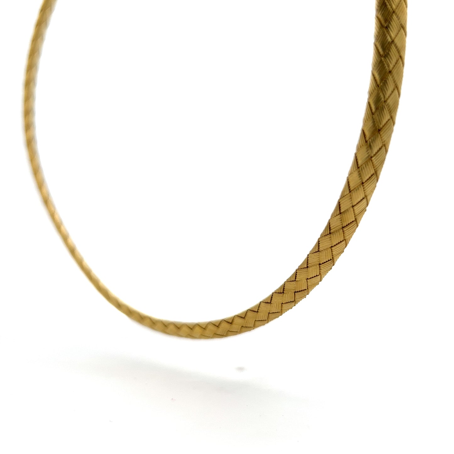 Wheat Pattern Omega Necklace in 18k Yellow Gold