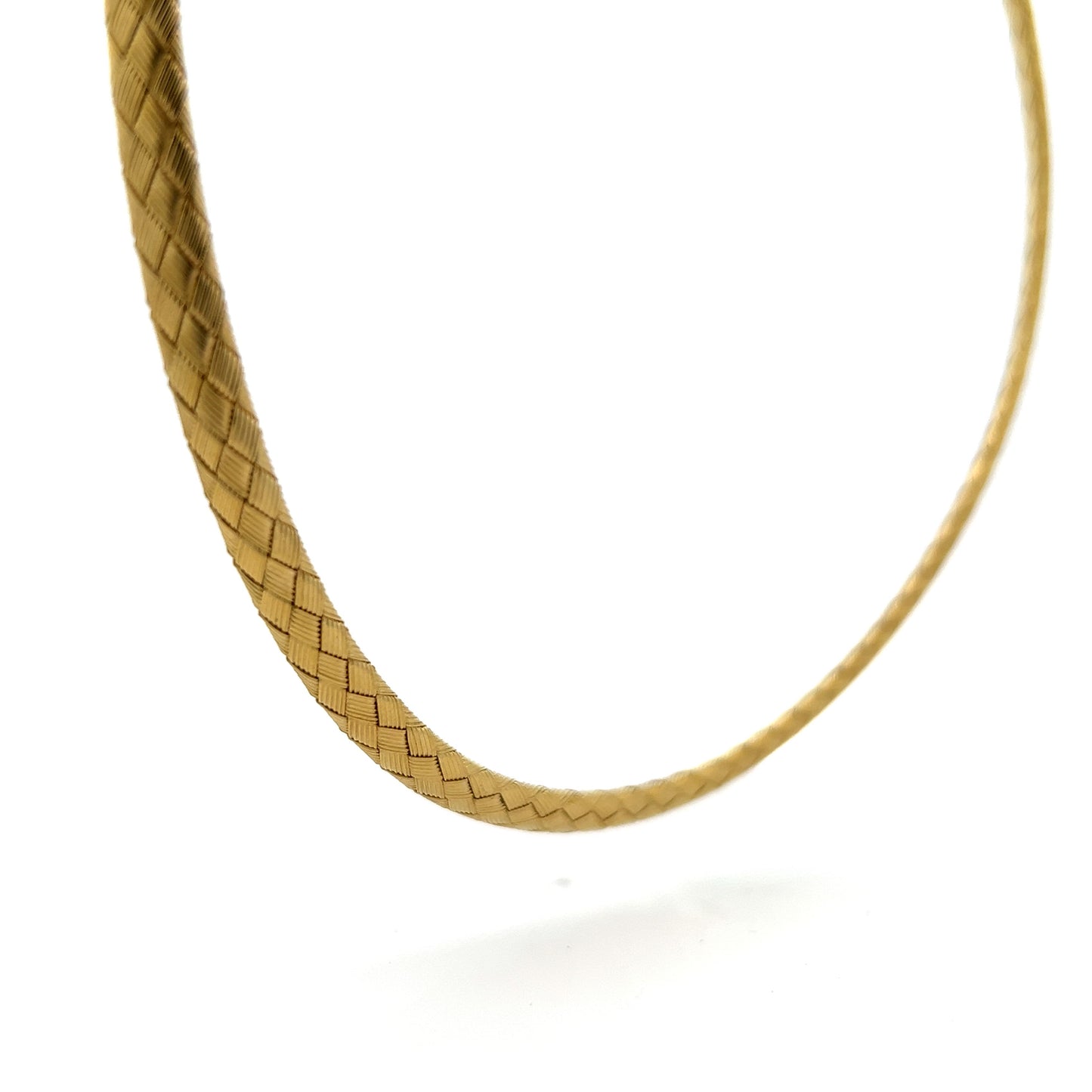 Wheat Pattern Omega Necklace in 18k Yellow Gold