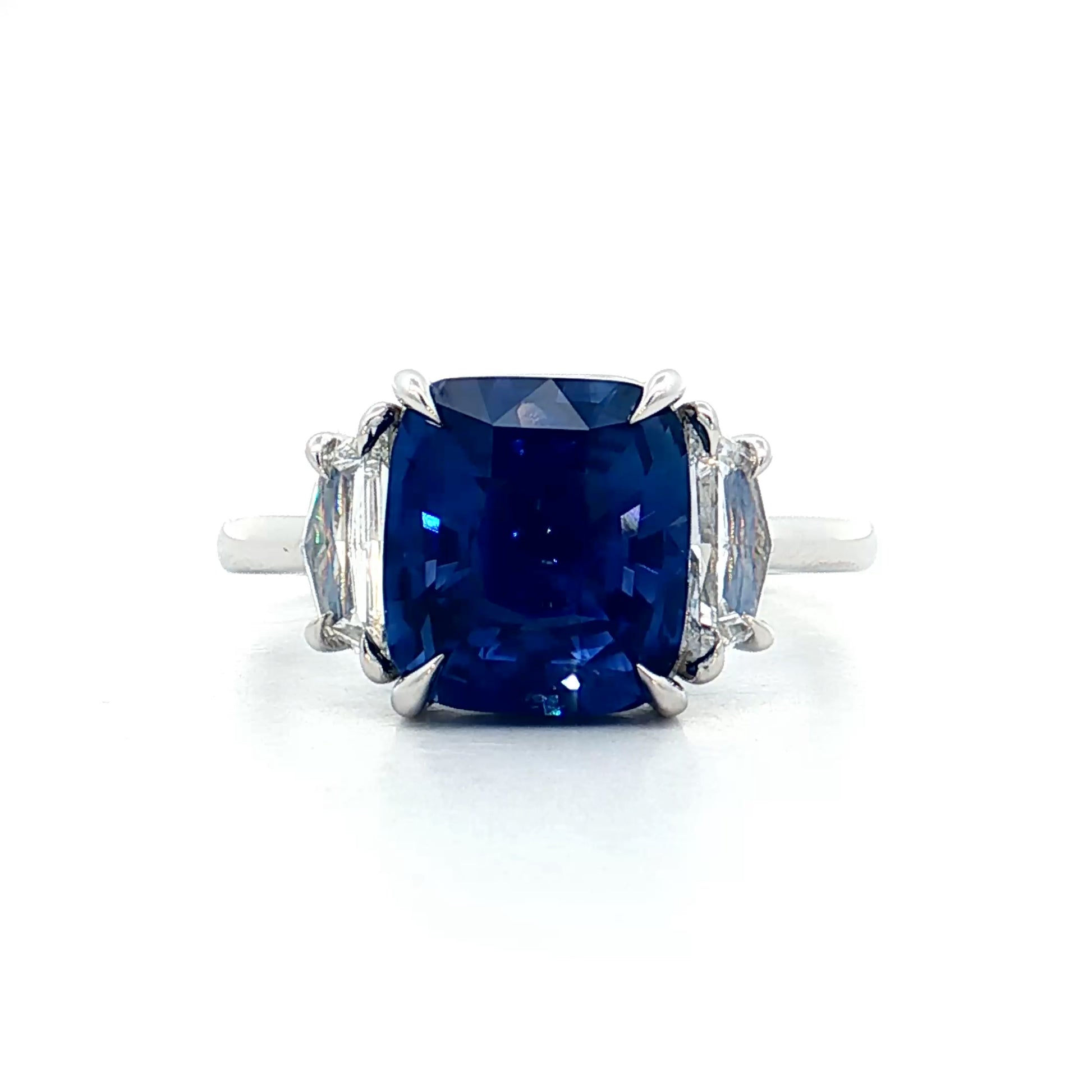 4.05 Cushion Sapphire Engagement Ring 18k