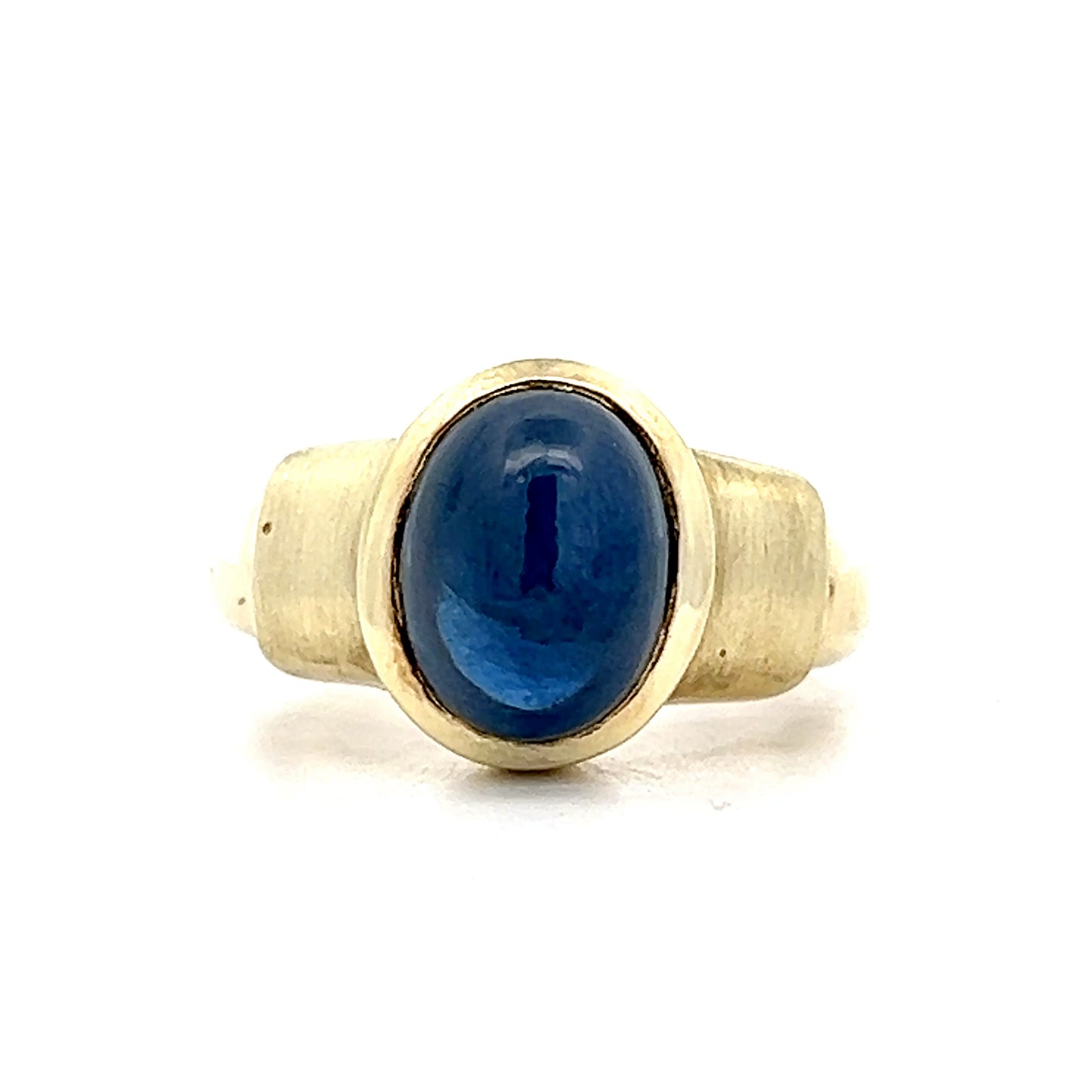 4.25 Oval Cabochon Star Sapphire Ring in 14k Yellow Gold