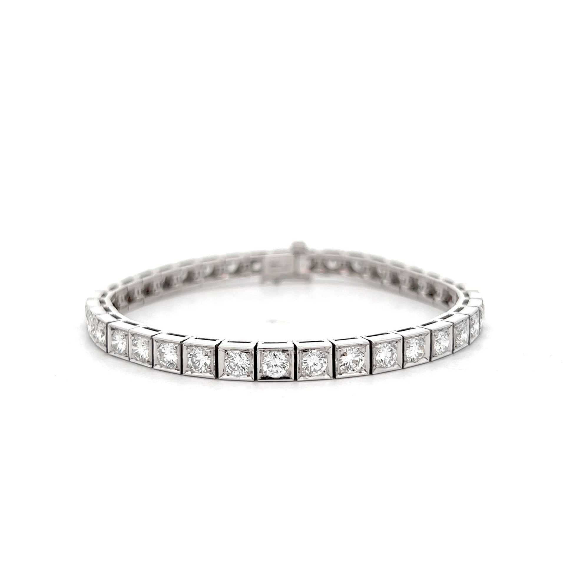 5.92 Round Brilliant Diamond Tennis Bracelet in 18k