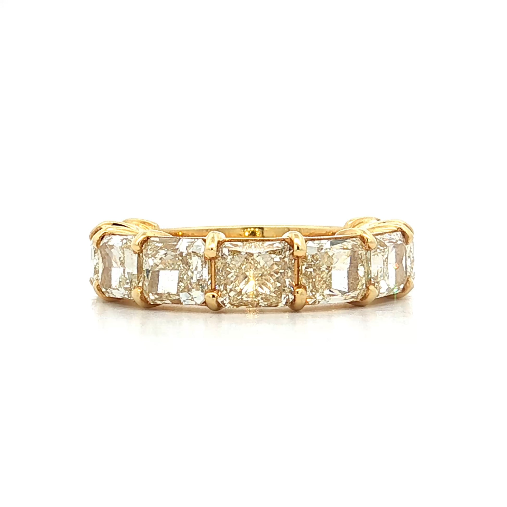 6.72 Radiant Cut Diamond Stacking Band 18k
