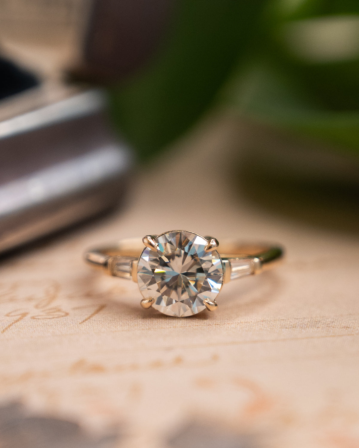 2.02 Carat Round Brilliant Diamond Engagement Ring 14k