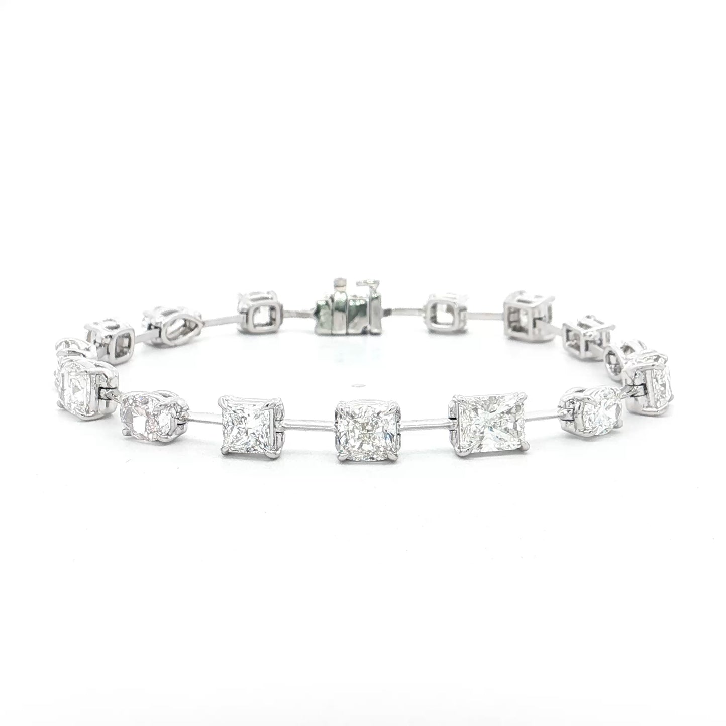9.72 Mixed Cut Diamond Station Bracelet 18k