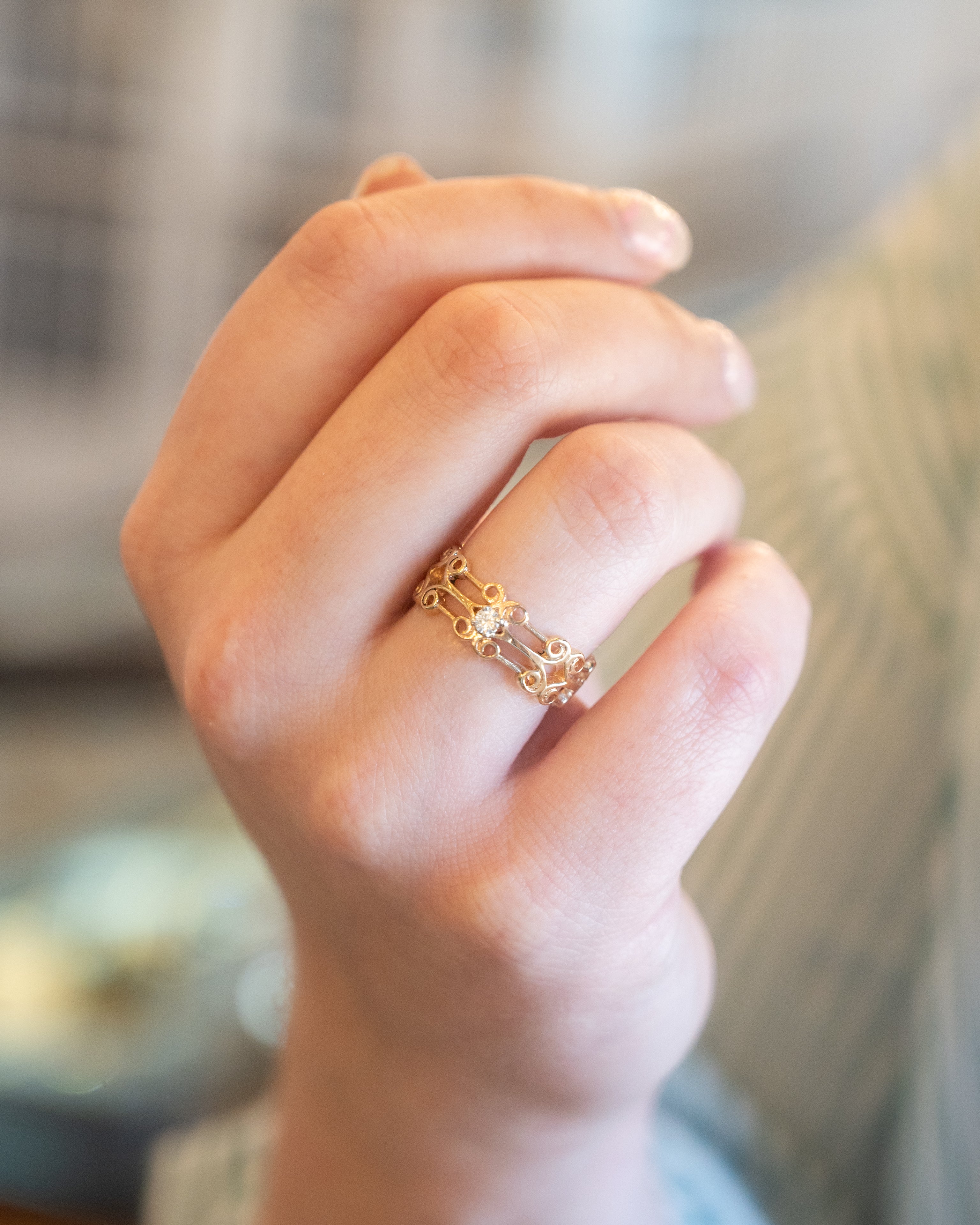 11 Vintage Retro Right Hand Ring in 14k Yellow Gold – Filigree