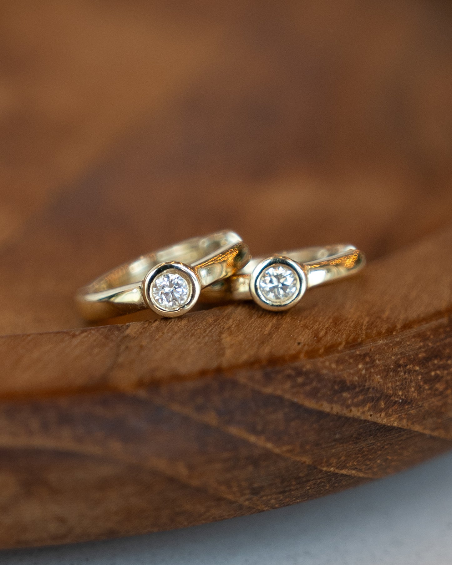 .10 Huggie Hoop Earrings in 14k Yellow Gold