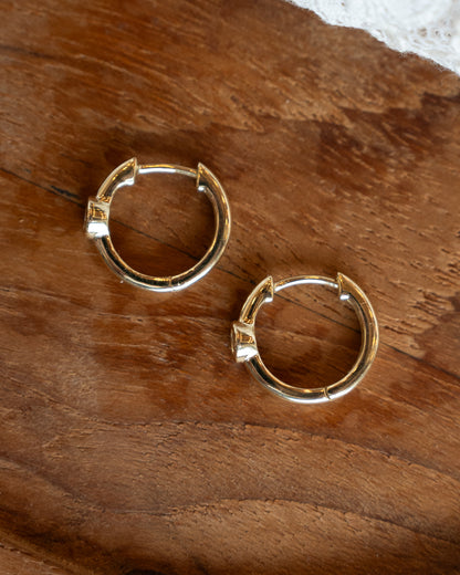 .10 Huggie Hoop Earrings in 14k Yellow Gold