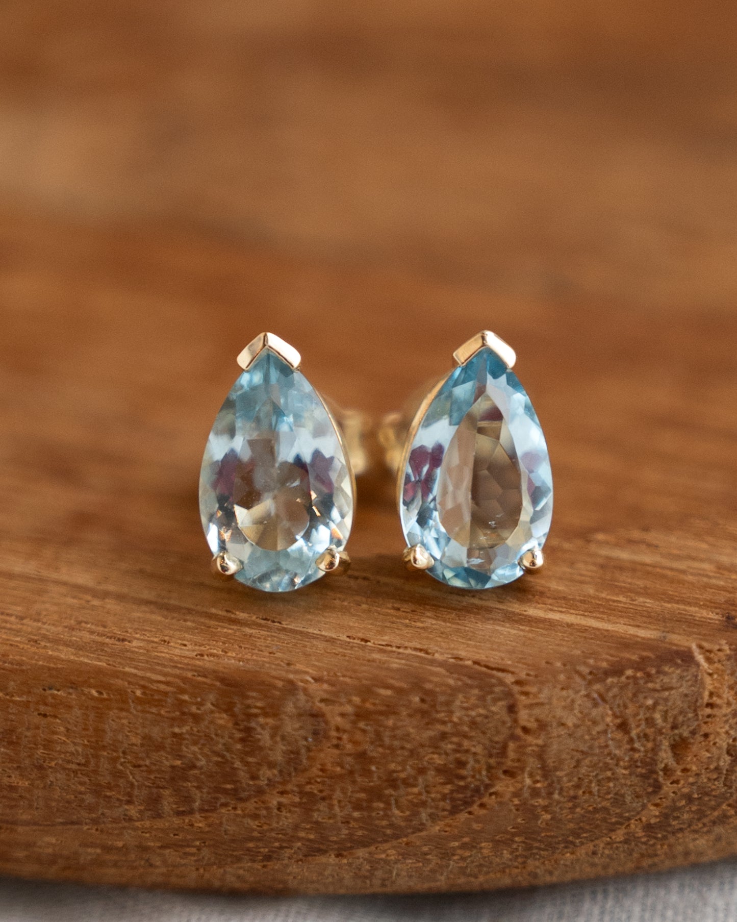 1.86 Pear Aquamarine Stud Earrings in 14k Yellow Gold