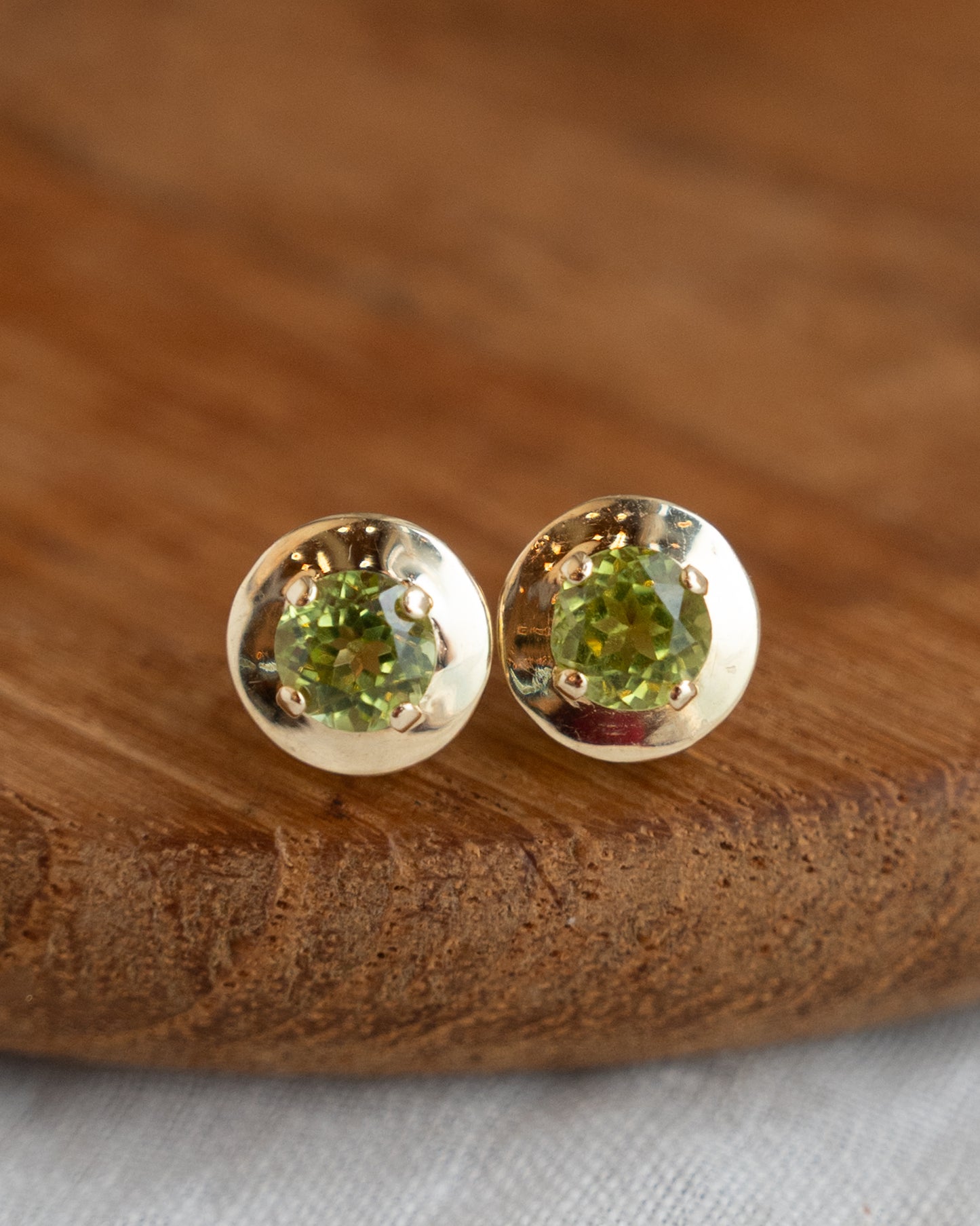 1.08 Round Peridot Stud Earrings in 14k Yellow Gold