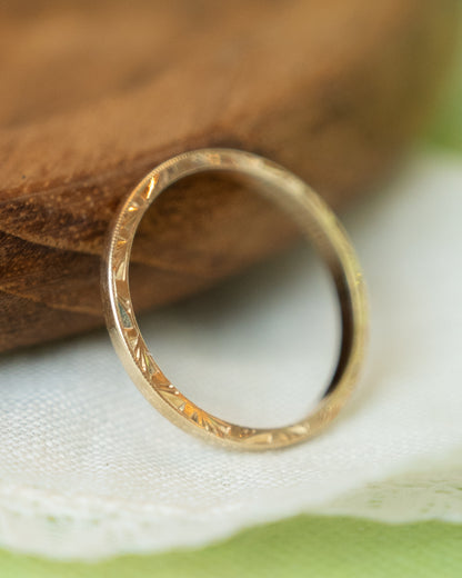 Vintage Retro 2mm Wedding Band in 14k Yellow Gold