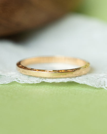 Vintage Retro 2mm Wedding Band in 14k Yellow Gold