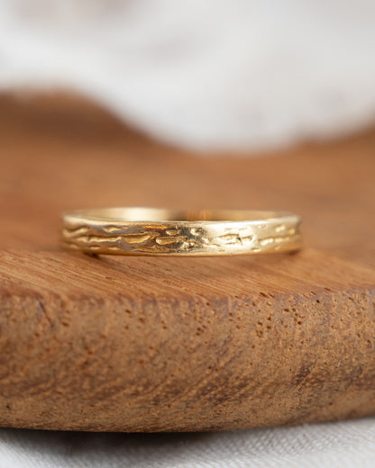 Vintage Bark Textured Wedding Band in 18k Yellow Gold