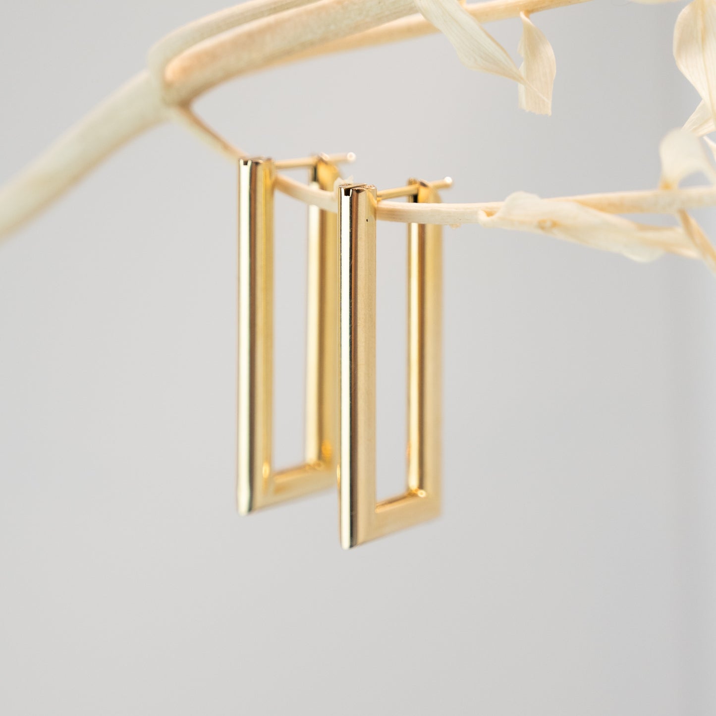 Rectangular Hoop Earrings in 14k Yellow Gold