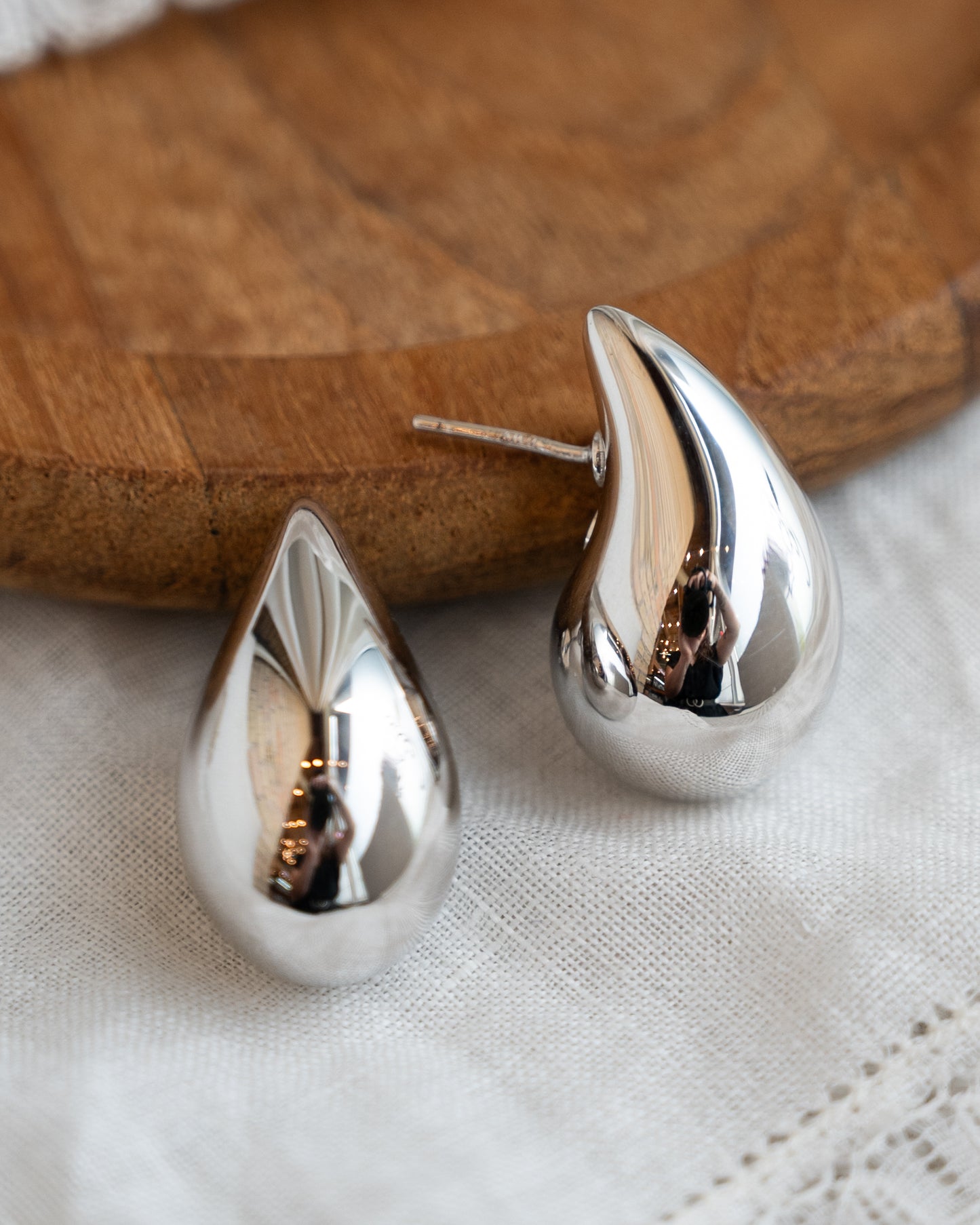 25mm Puffy Raindrop Earrings in 14k White Gold