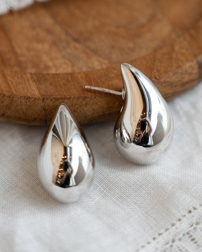 25mm Puffy Raindrop Earrings in 14k White Gold