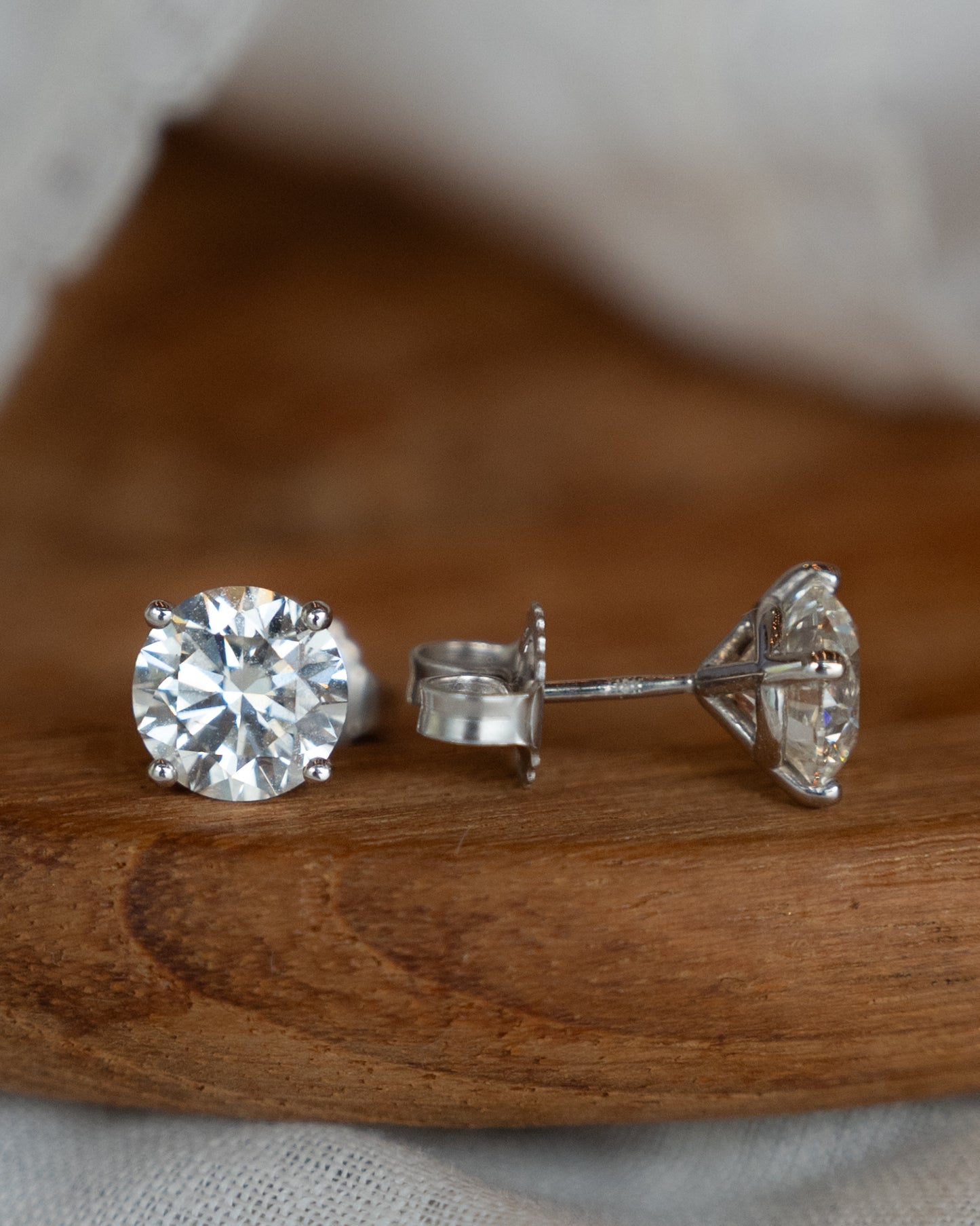 3 Carat Round Diamond Stud Earrings in 18k White Gold