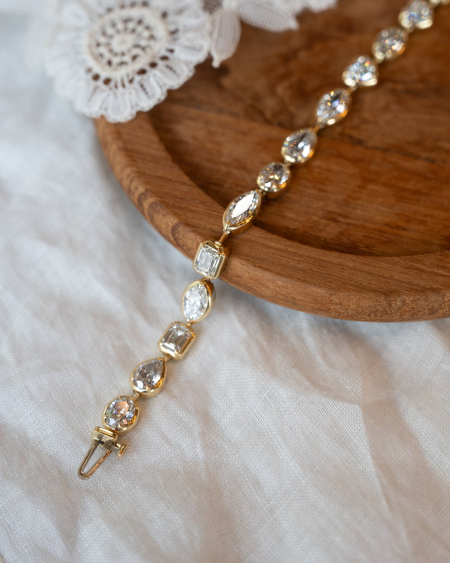 12.63 Mixed Cut Diamond Bezel Bracelet in 18k