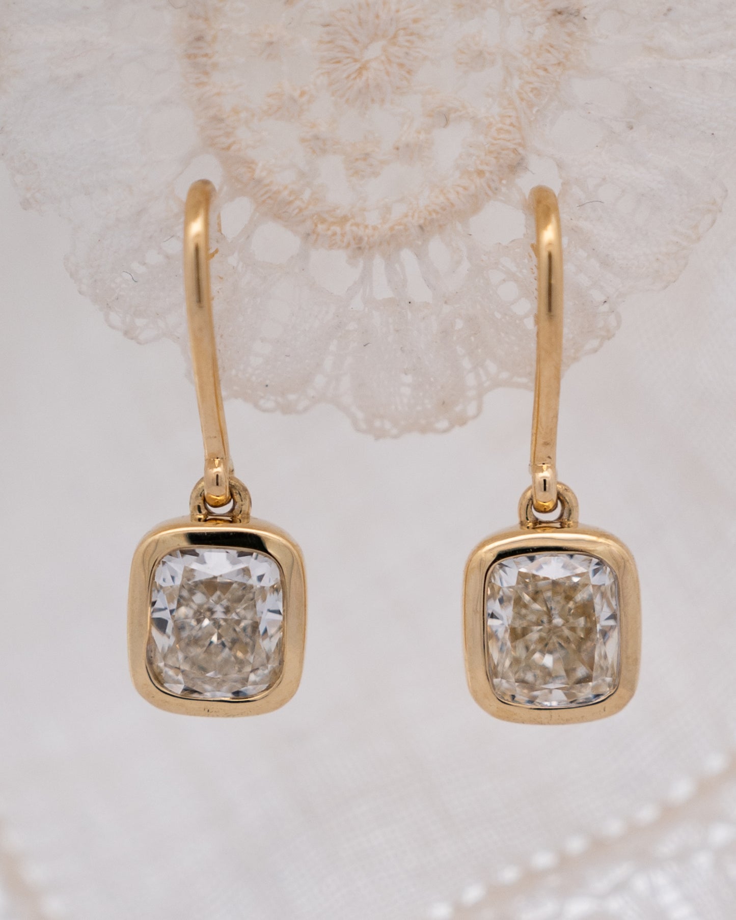 3.52 Cushion Diamond Drop Earrings 18k Yellow Gold