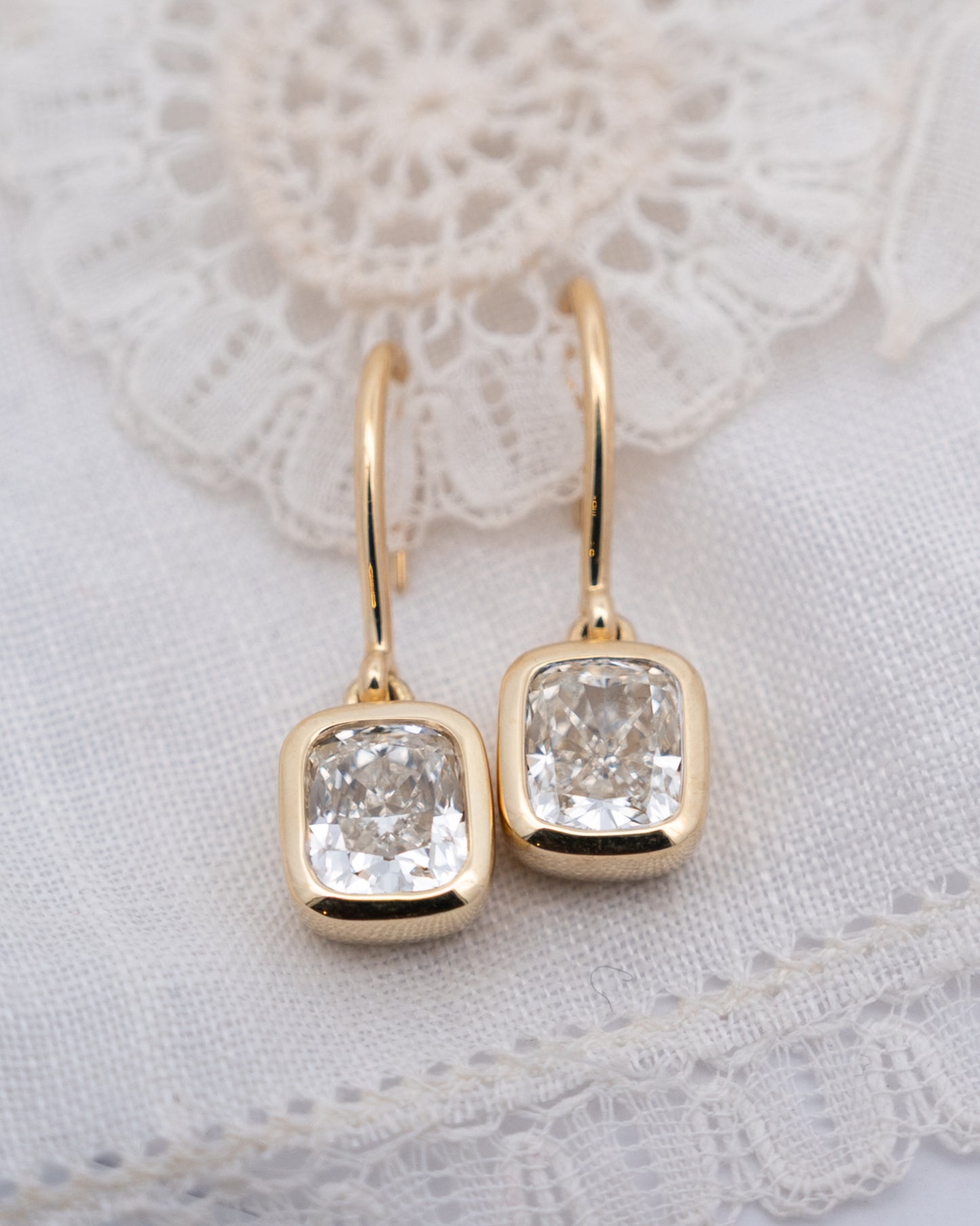 3.52 Cushion Diamond Drop Earrings 18k Yellow Gold