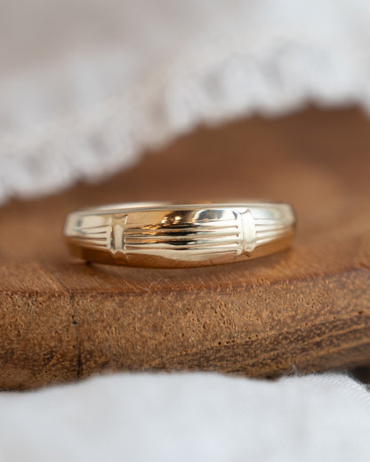 Mens Ridged Texture Wedding Band in 14k