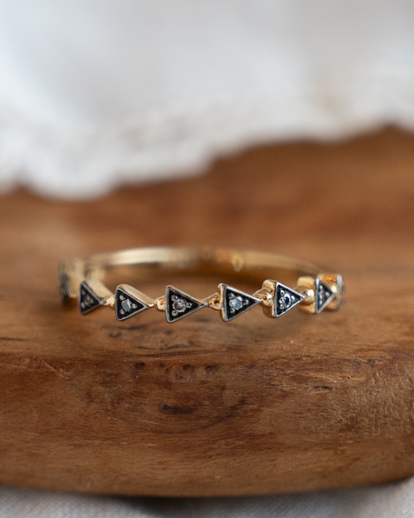 .06 Diamond Geometric Wedding Band in 18k