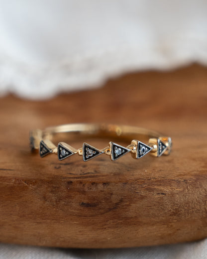 .06 Diamond Geometric Wedding Band in 18k