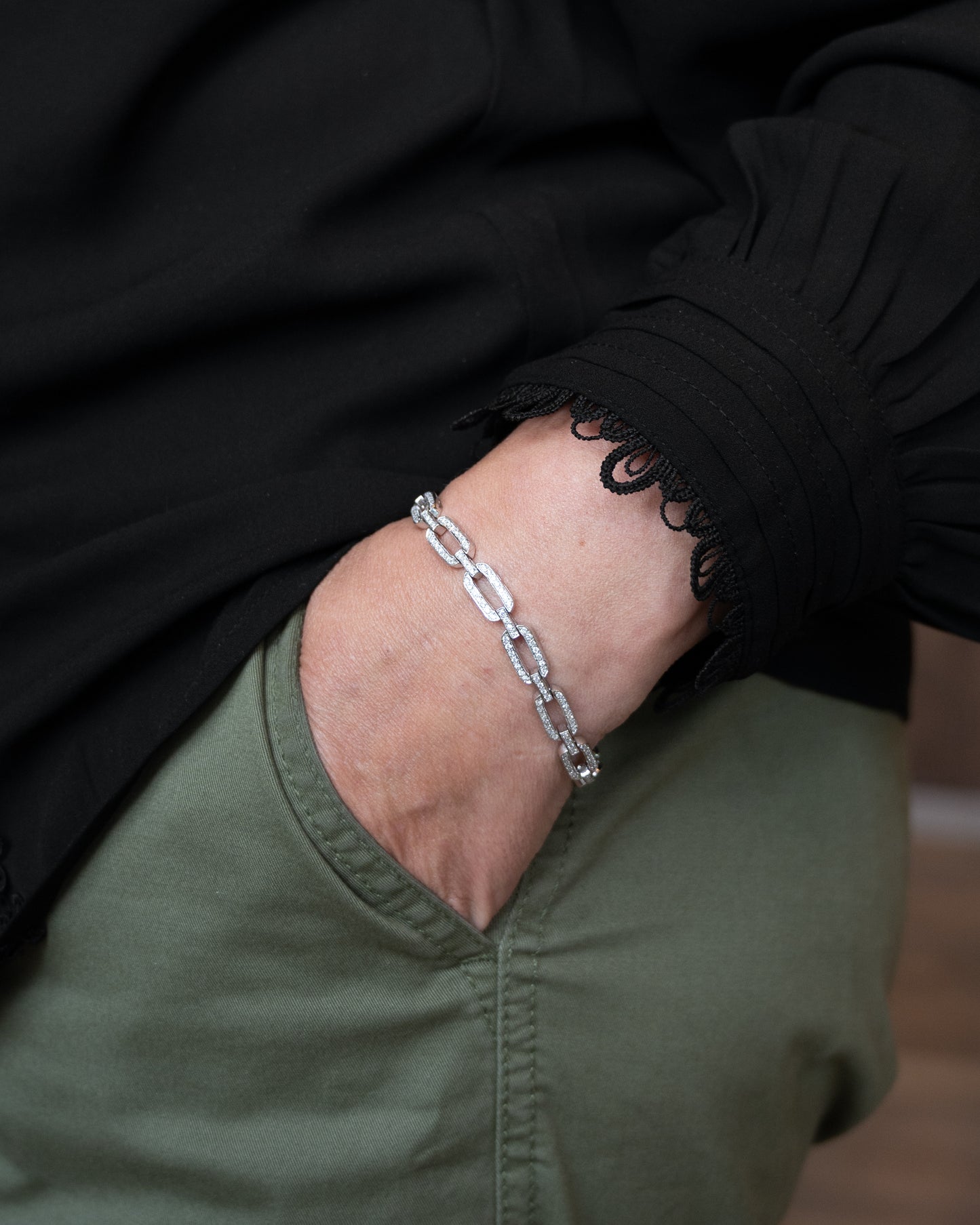 2.40 Geometric Pave Diamond Link Bracelet 18k