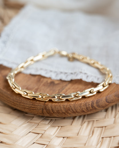 Classic Oval Link Chain Bracelet in 14k Yellow Gold