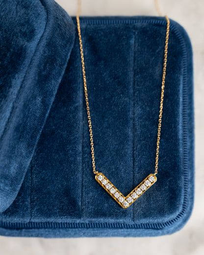 .44 V Shaped Bar Pendant Necklace in 18k Yellow Gold